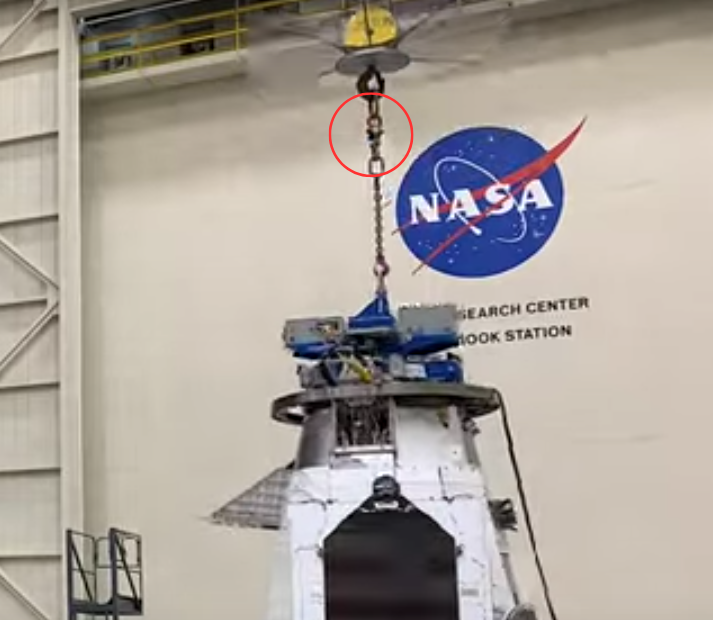 A wireless Ron 2501 dynamometer lifts the Shooting Star cargo module A wireless Ron 2501 dynamometer lifts the Shooting Star cargo module